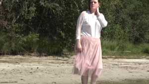 jacquelines-flowing-skirt_6.jpg